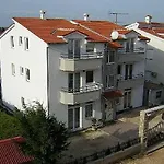 Catalina 3*