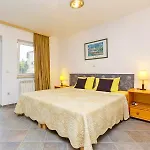 Catalina 3* ميدولين