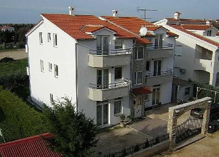 Catalina 3*
